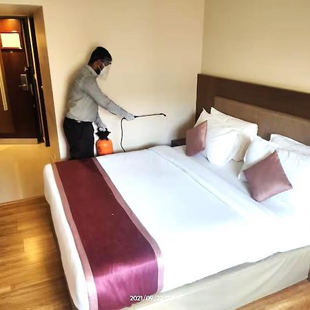 พาร์ค เรซิเดนซี โกเจนเชอรี Hotel Kozhancheri ภายนอก รูปภาพ