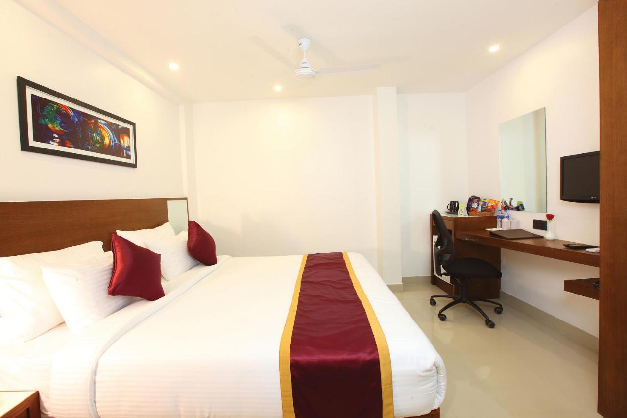 พาร์ค เรซิเดนซี โกเจนเชอรี Hotel Kozhancheri ภายนอก รูปภาพ
