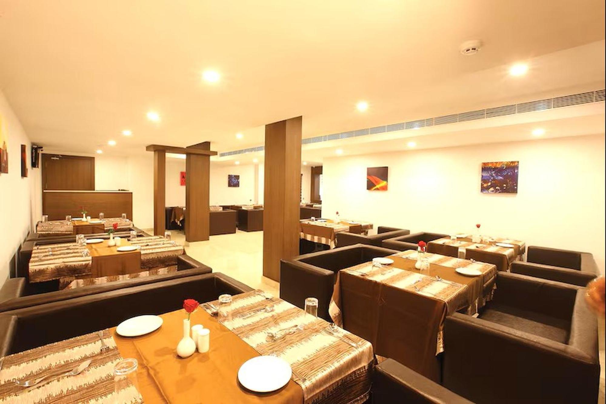 พาร์ค เรซิเดนซี โกเจนเชอรี Hotel Kozhancheri ภายนอก รูปภาพ