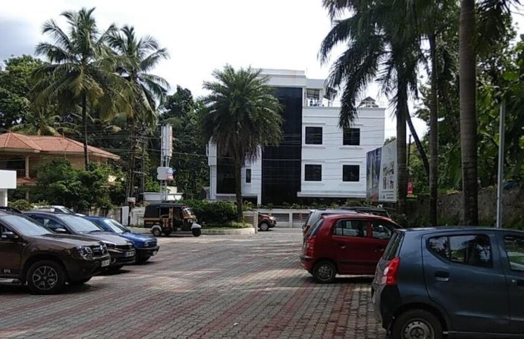 พาร์ค เรซิเดนซี โกเจนเชอรี Hotel Kozhancheri ภายนอก รูปภาพ