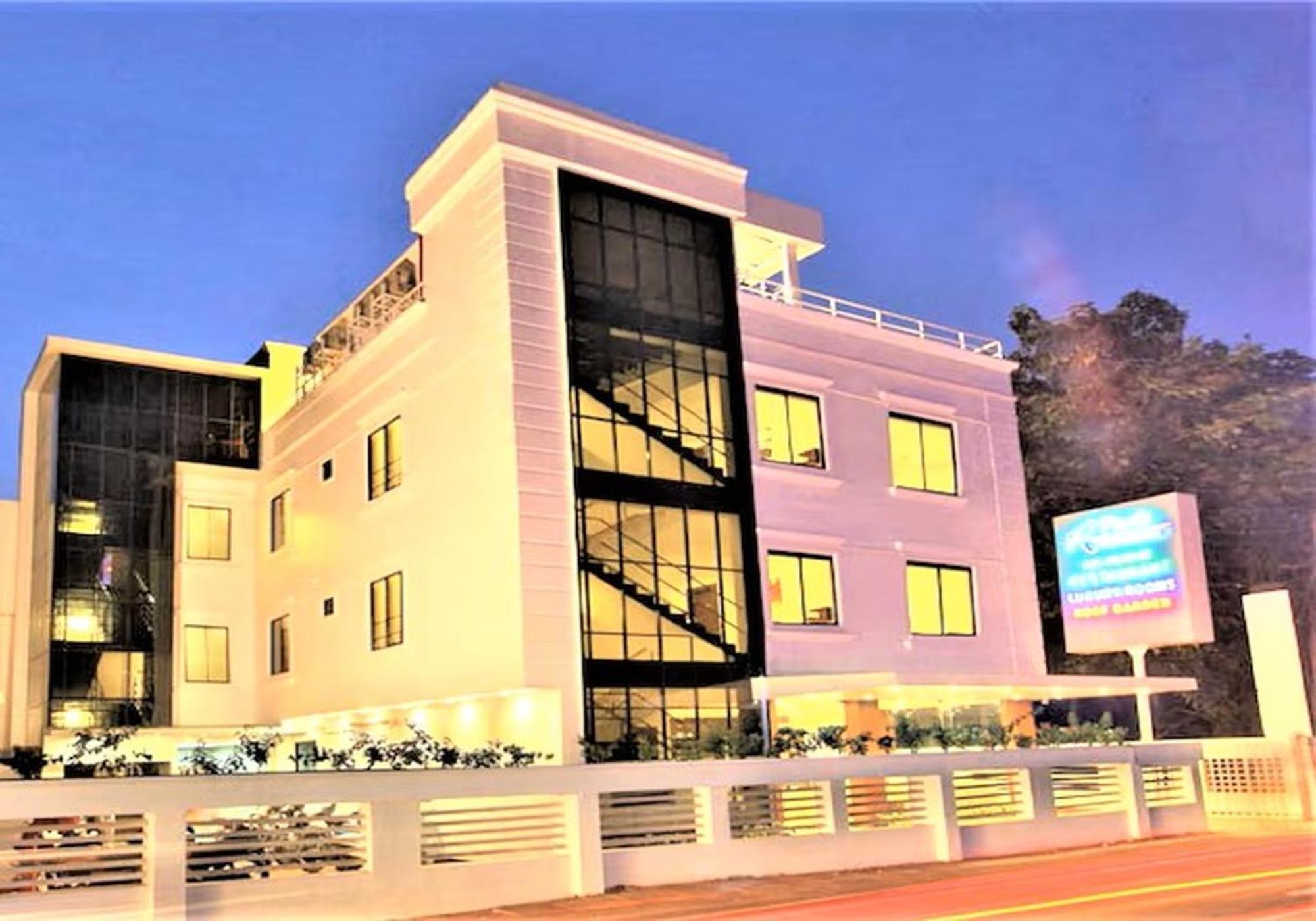 พาร์ค เรซิเดนซี โกเจนเชอรี Hotel Kozhancheri ภายนอก รูปภาพ