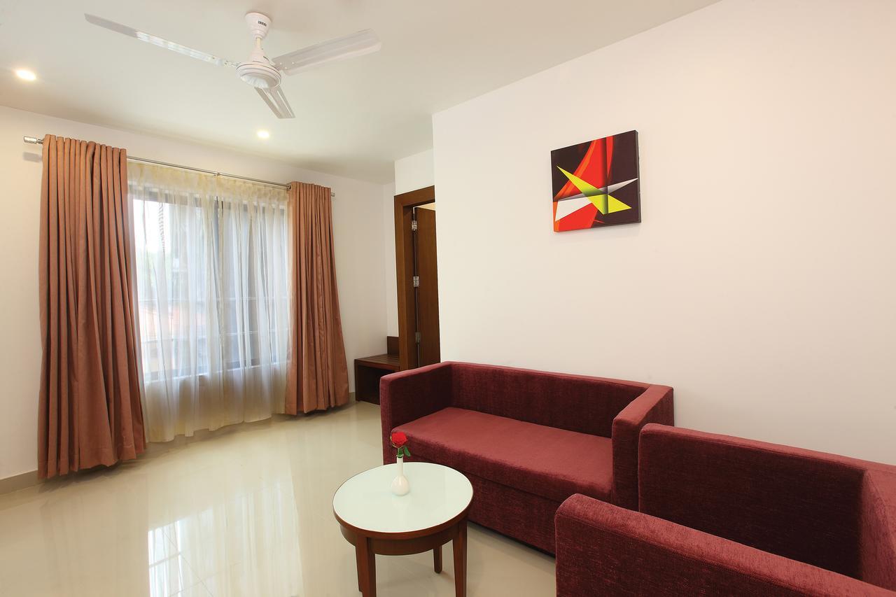 พาร์ค เรซิเดนซี โกเจนเชอรี Hotel Kozhancheri ภายนอก รูปภาพ