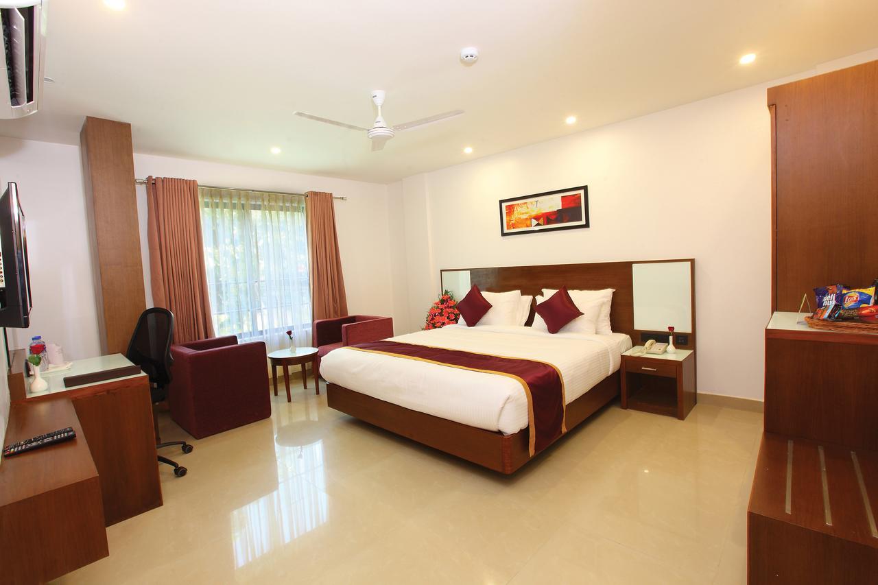 พาร์ค เรซิเดนซี โกเจนเชอรี Hotel Kozhancheri ภายนอก รูปภาพ